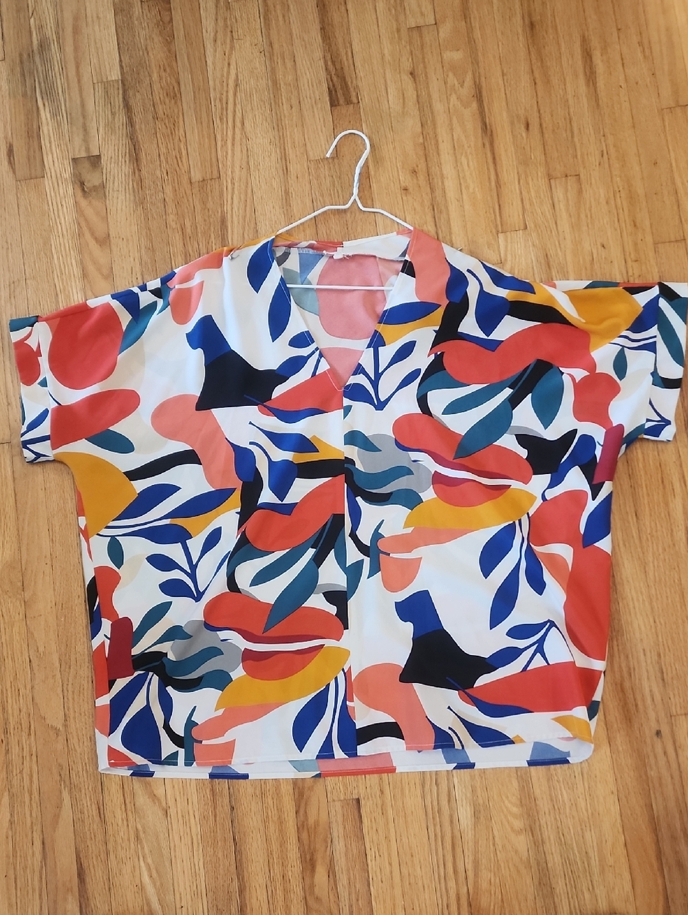 JODIFL Bold Multicolor Abstract V-Neck Top